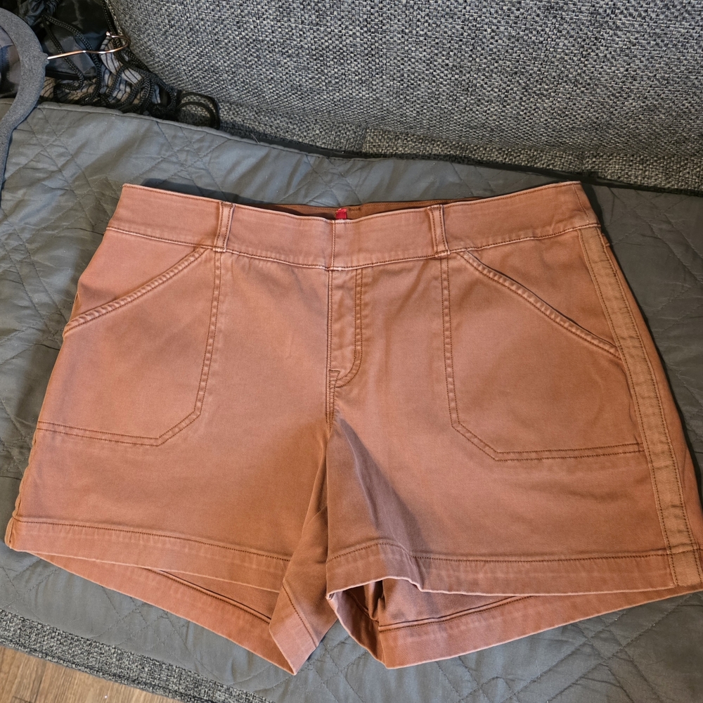 SPANX Pull On Shorts With Tummy Control 6in